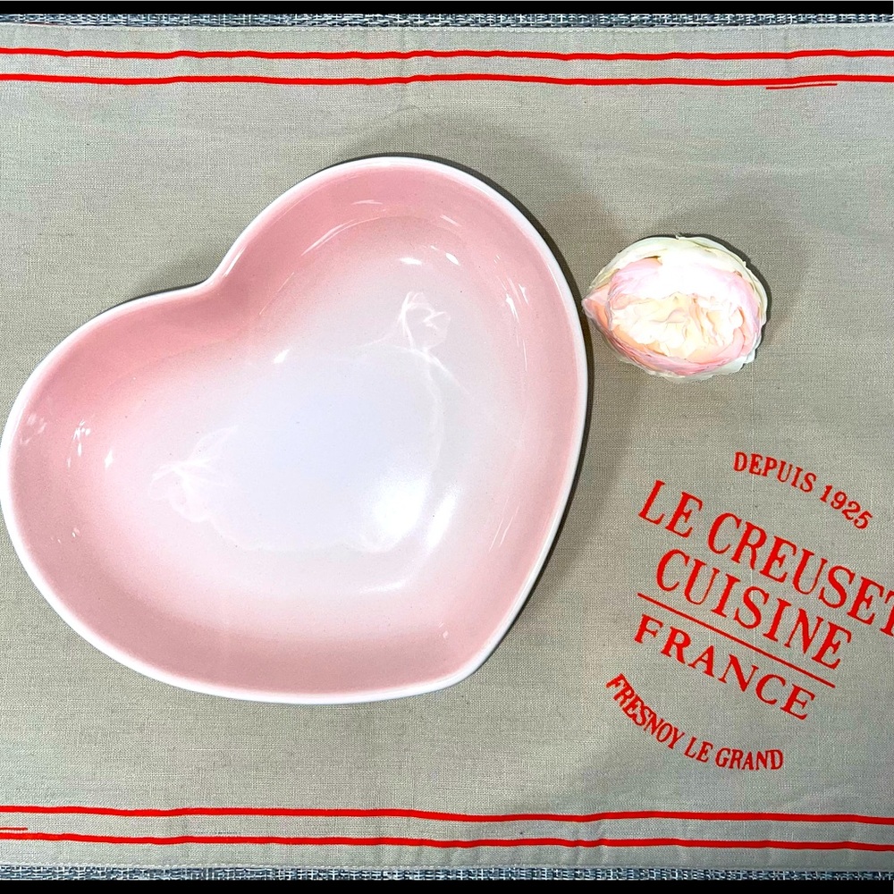Le Creuset Medium Heart Dish - 21cm